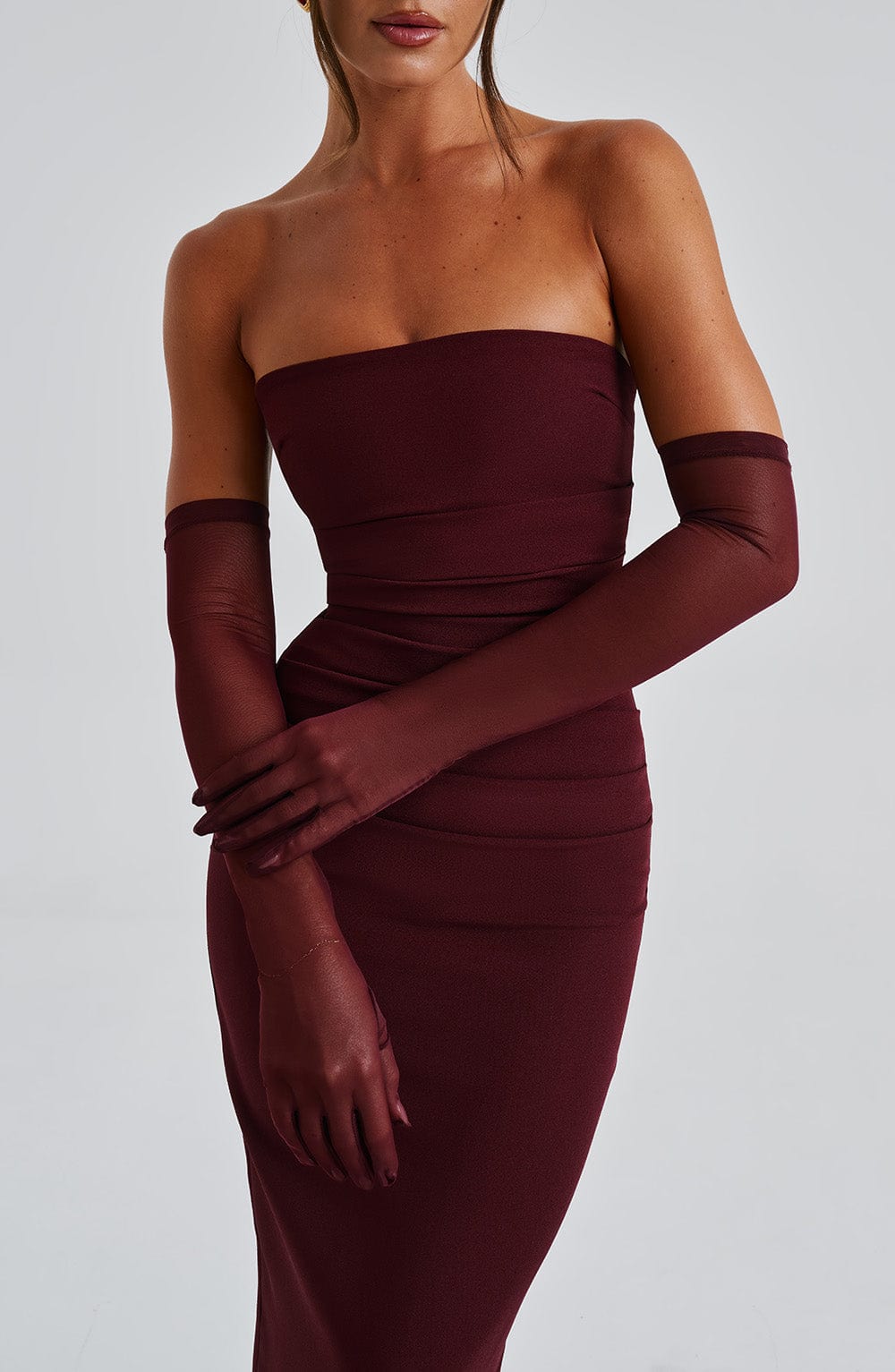 Flourenne Elira Gloves in Cherry Lacquer