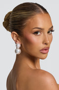 Fioreclo Ariah Earrings in Pearl