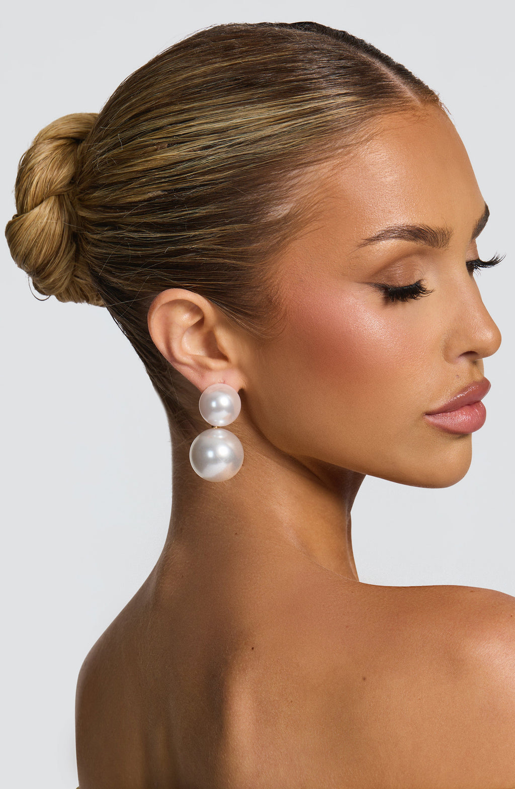 Fioreclo Ariah Earrings in Pearl