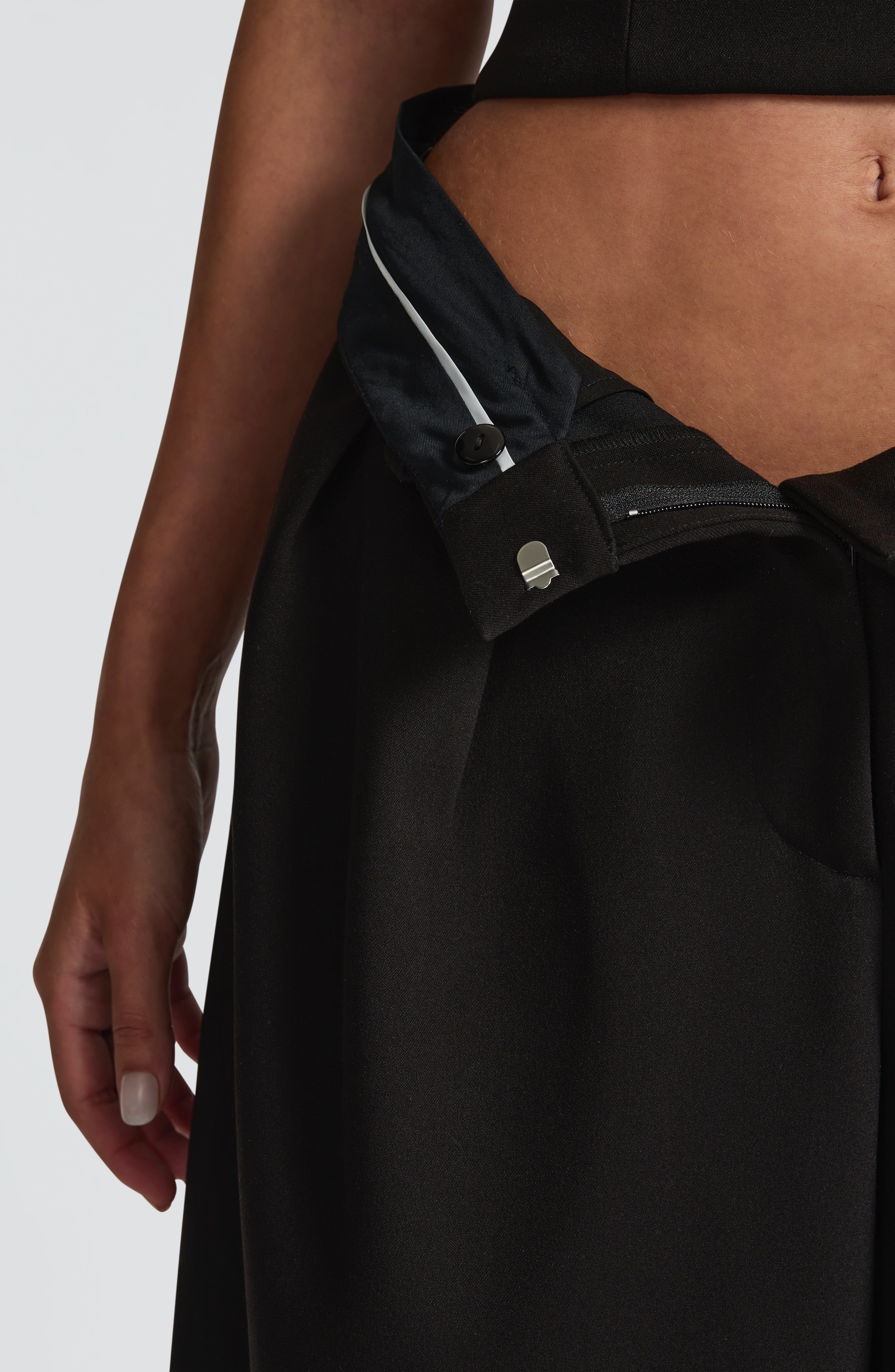 Flourenne Amarah Bermuda Shorts in Black