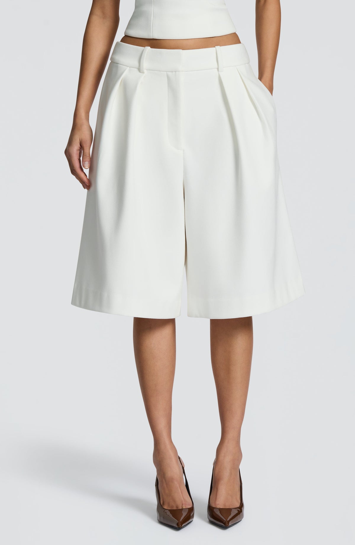 Flourenne Amarah Bermuda Shorts in Ivory