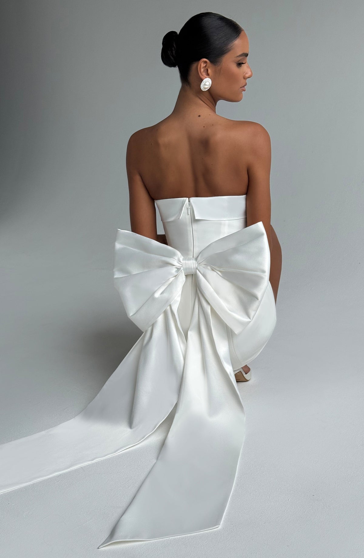 Flourenne Bellamie Mini Dress in Ivory
