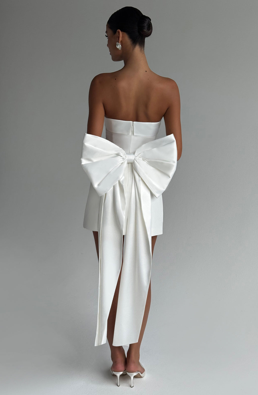 Flourenne Bellamie Mini Dress in Ivory