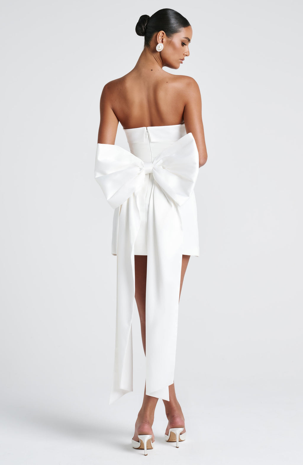 Flourenne Bellamie Mini Dress in Ivory