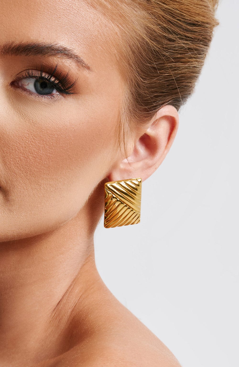 Flourenne Brontë Earrings in Gold