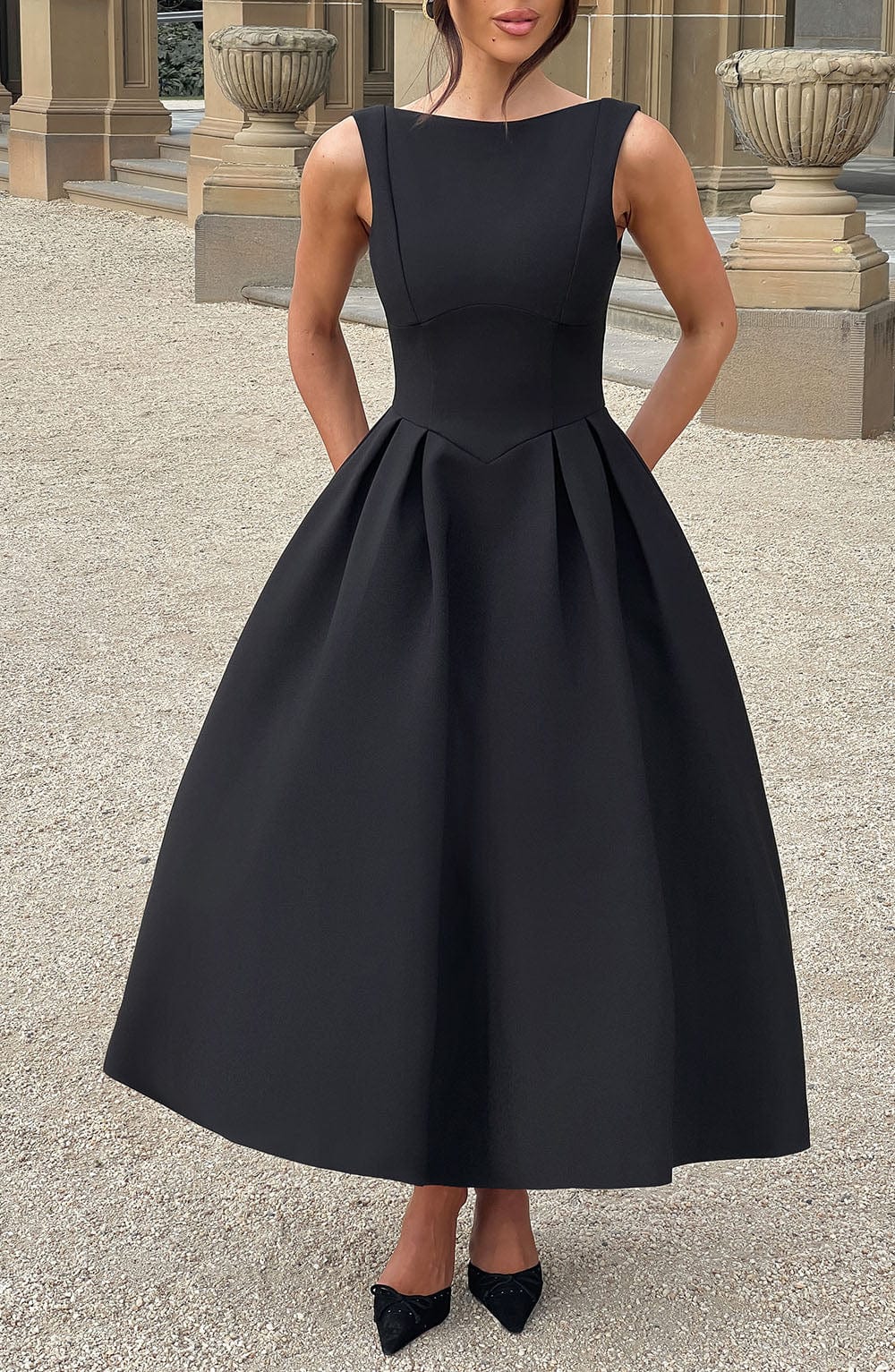 Flourenne Clarabelle Midi Dress in Black