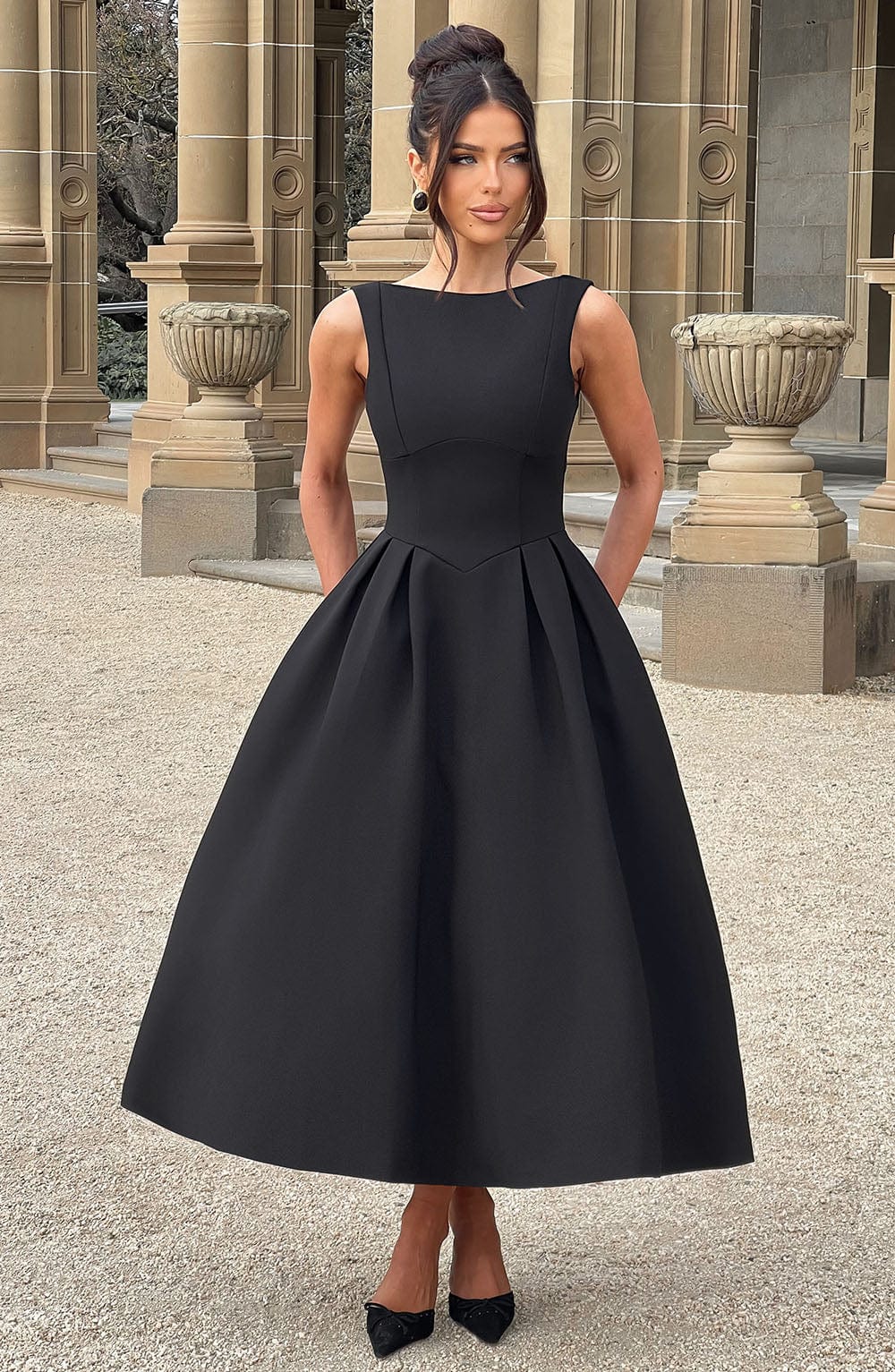 Flourenne Clarabelle Midi Dress in Black