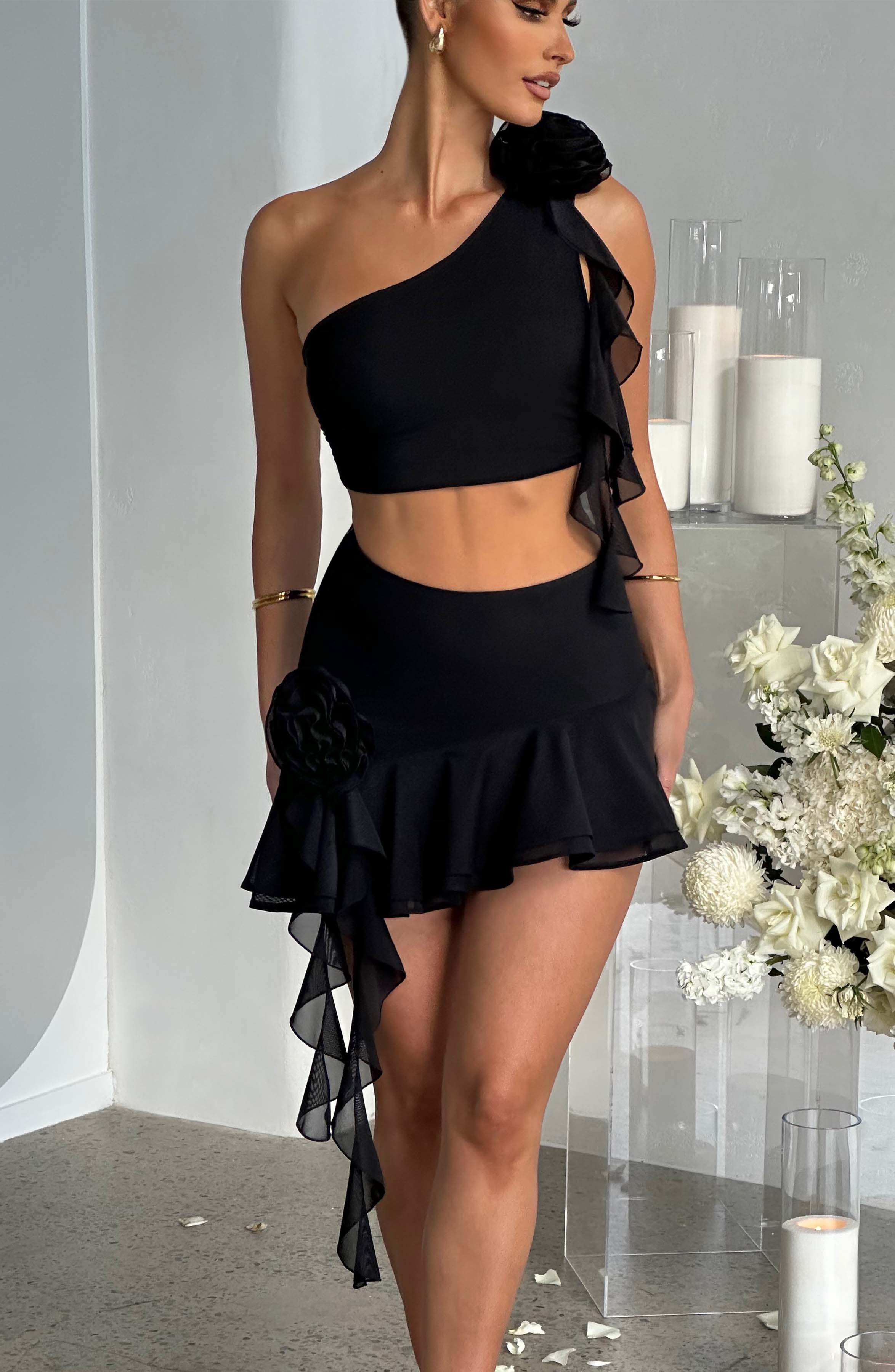 Flourenne Dainara Mini Skirt in Black