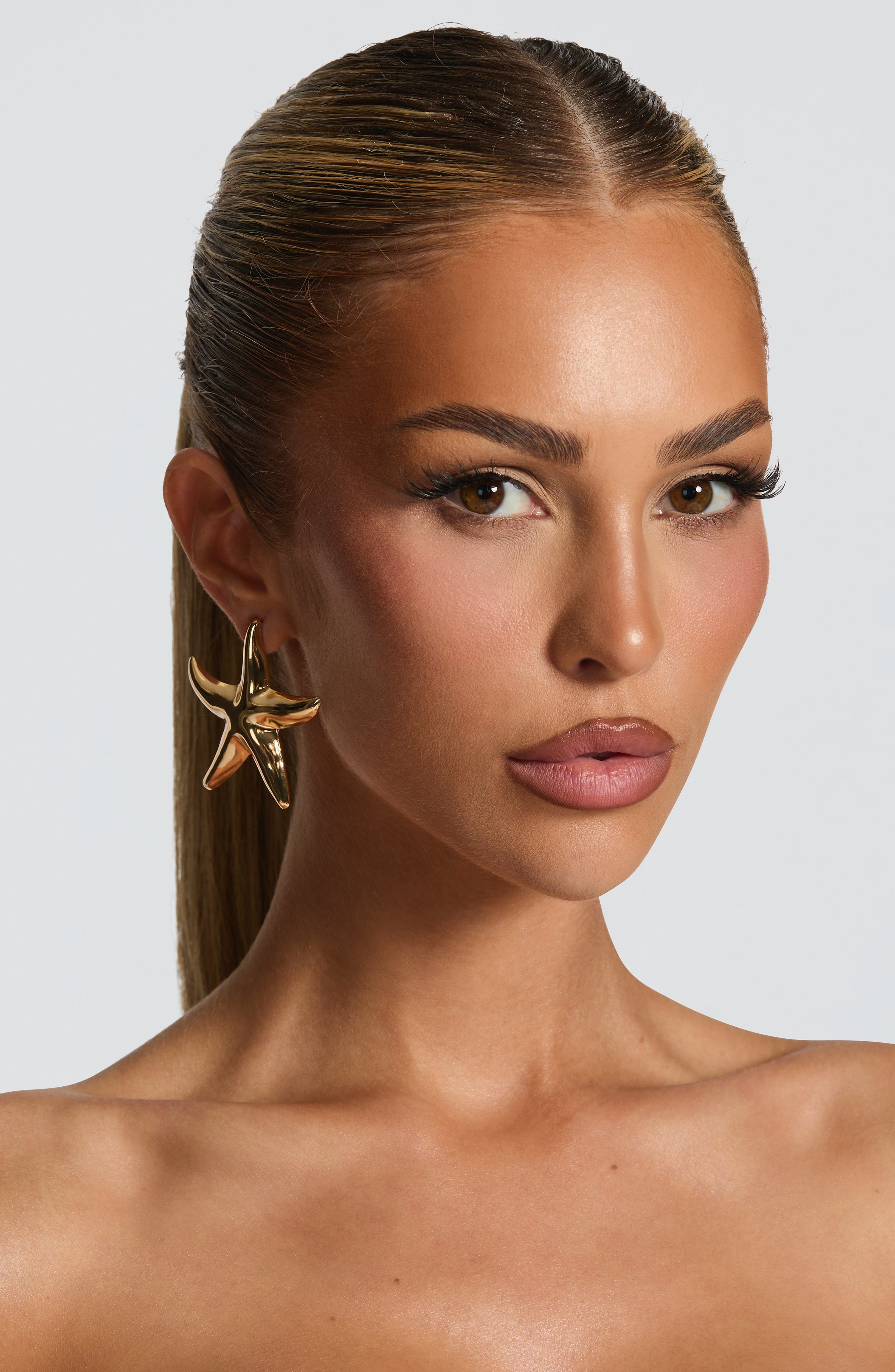 Flourenne Dakonna Earrings in Gold