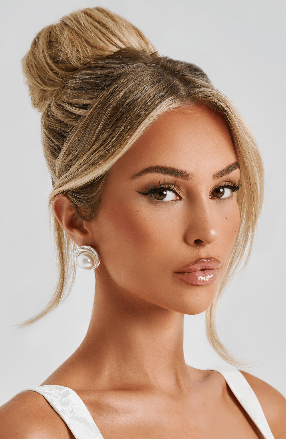Flourenne Davinia Earrings in Silver