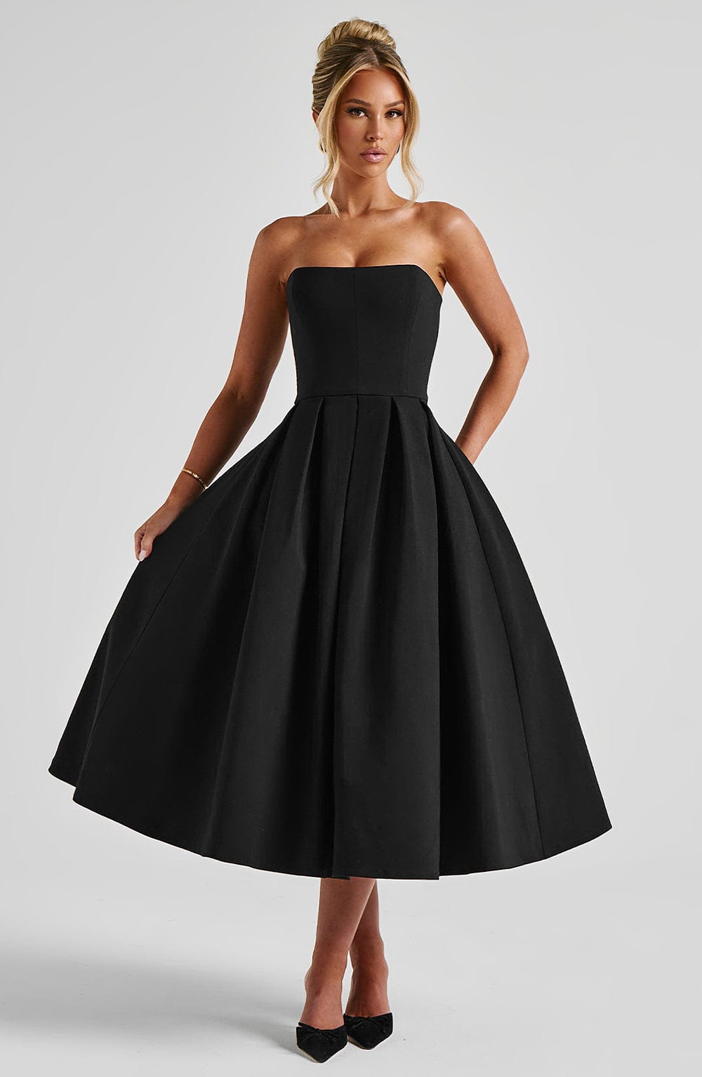 Flourenne Editha Midi Dress in Black