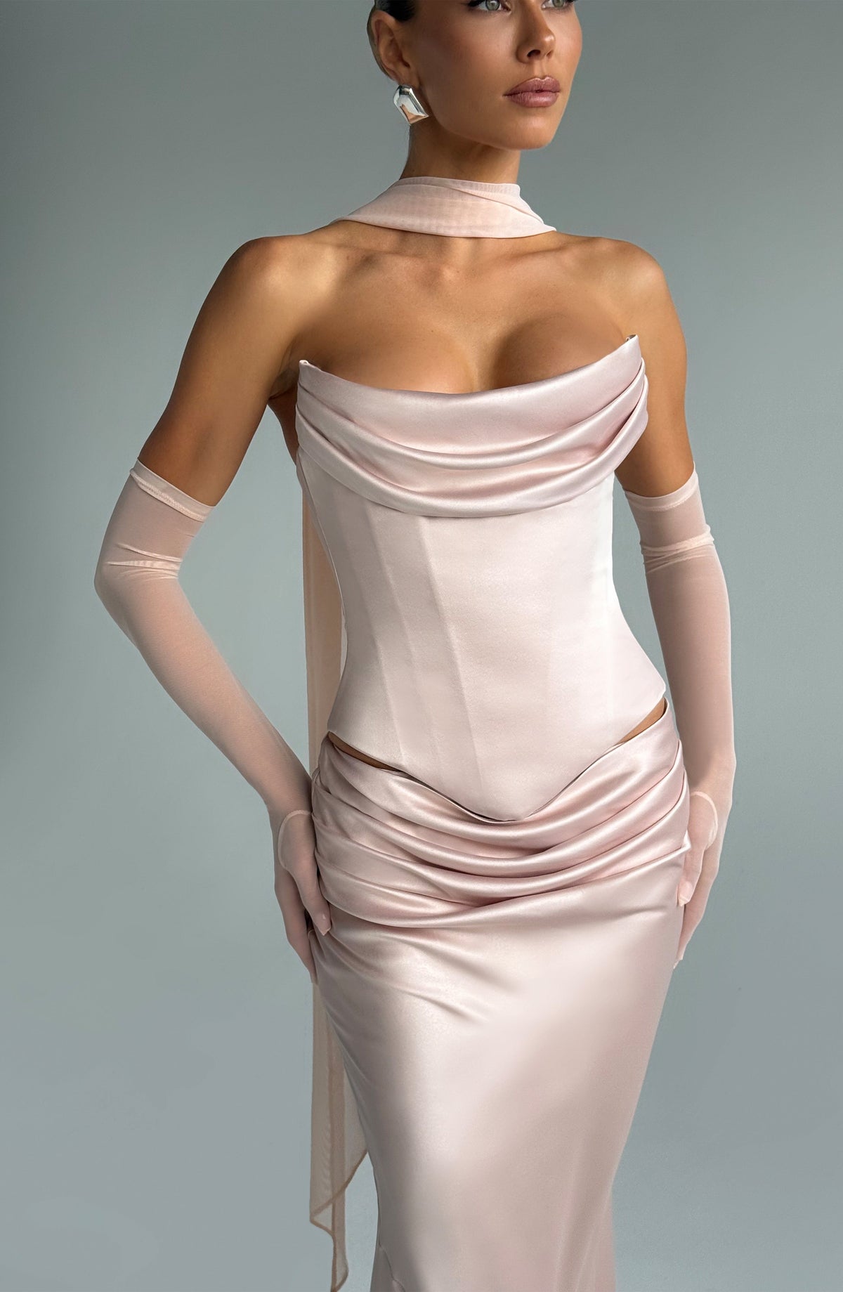 Flourenne Elira Gloves in Soft Peach