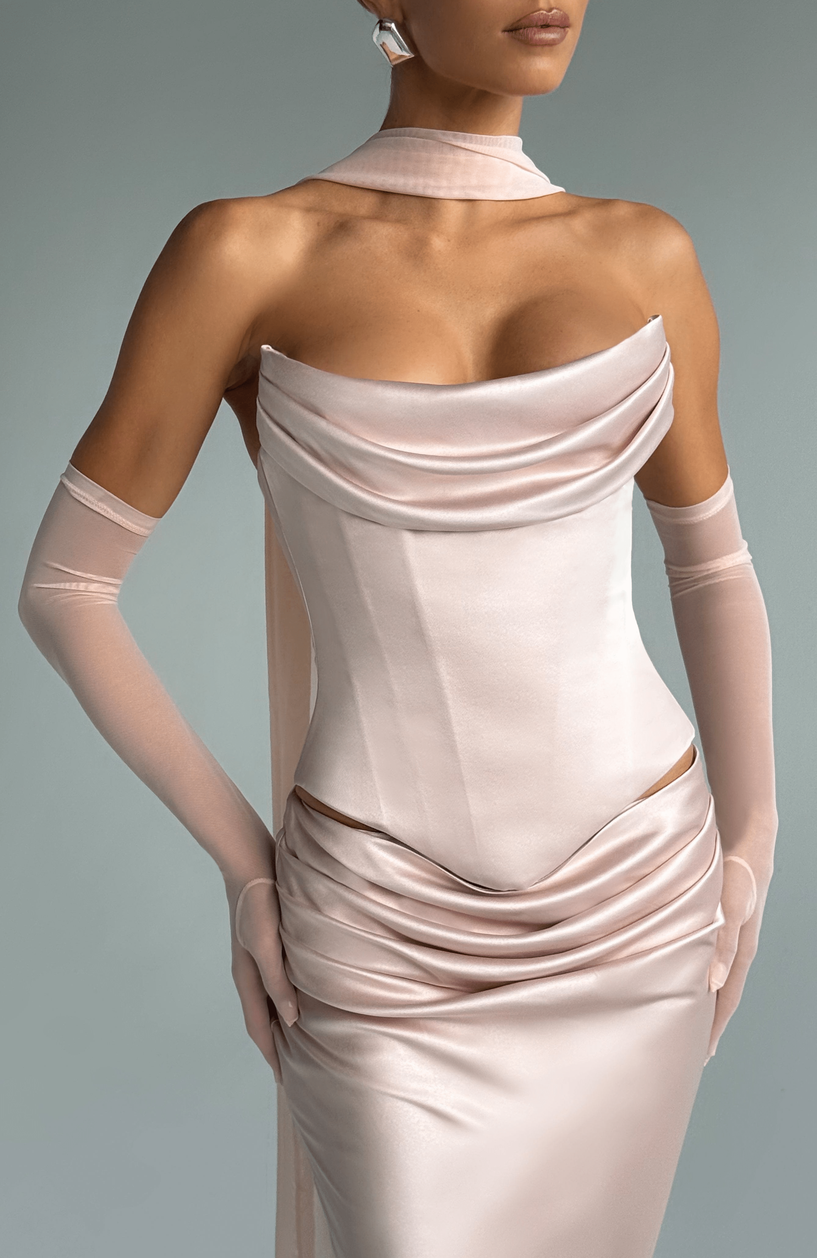 Flourenne Elira Gloves in Soft Peach