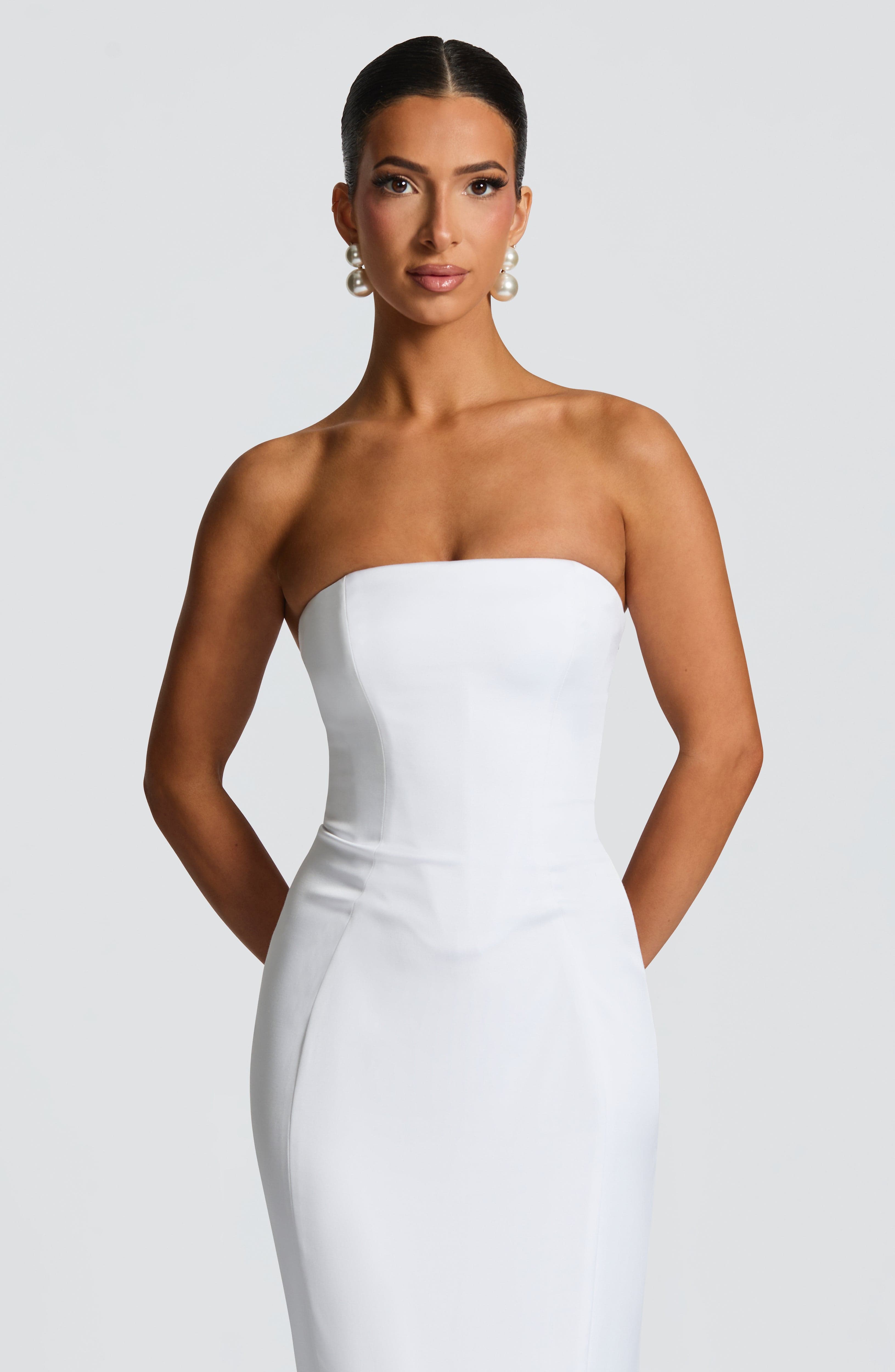 Flourenne Elryn Gown in Ivory