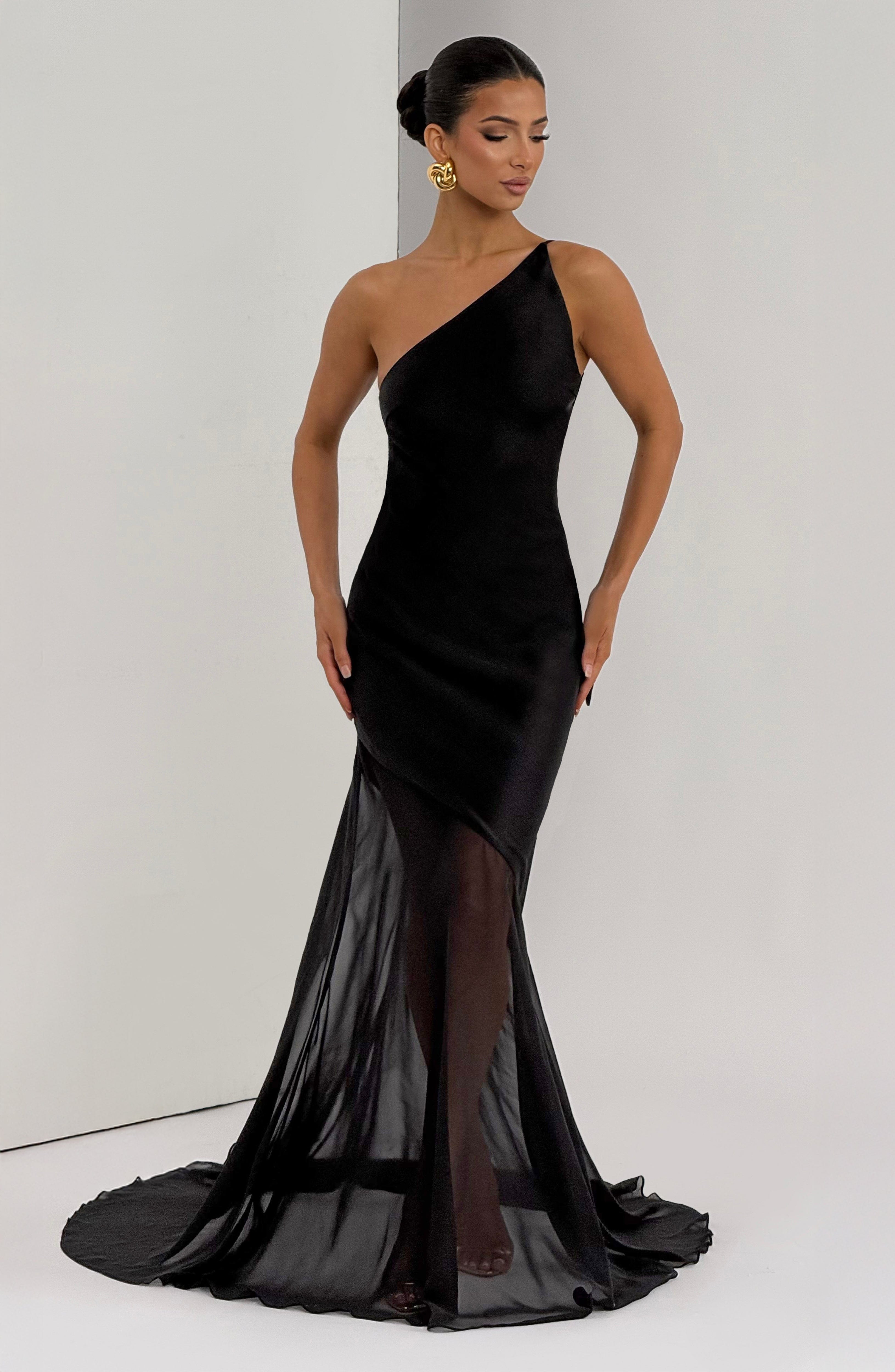 Flourenne Fabelle Gown in Black