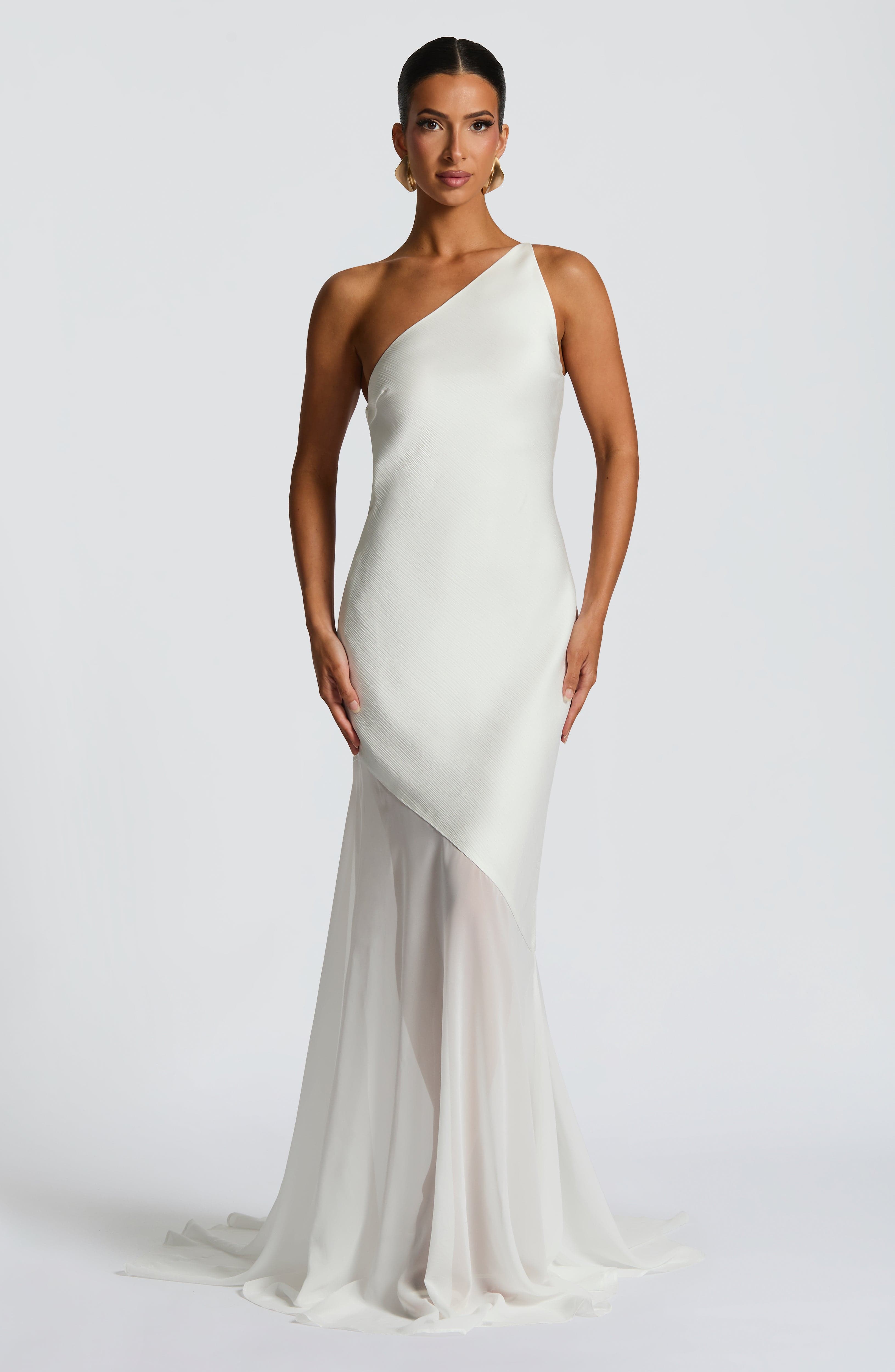 Flourenne Fabelle Gown in Ivory