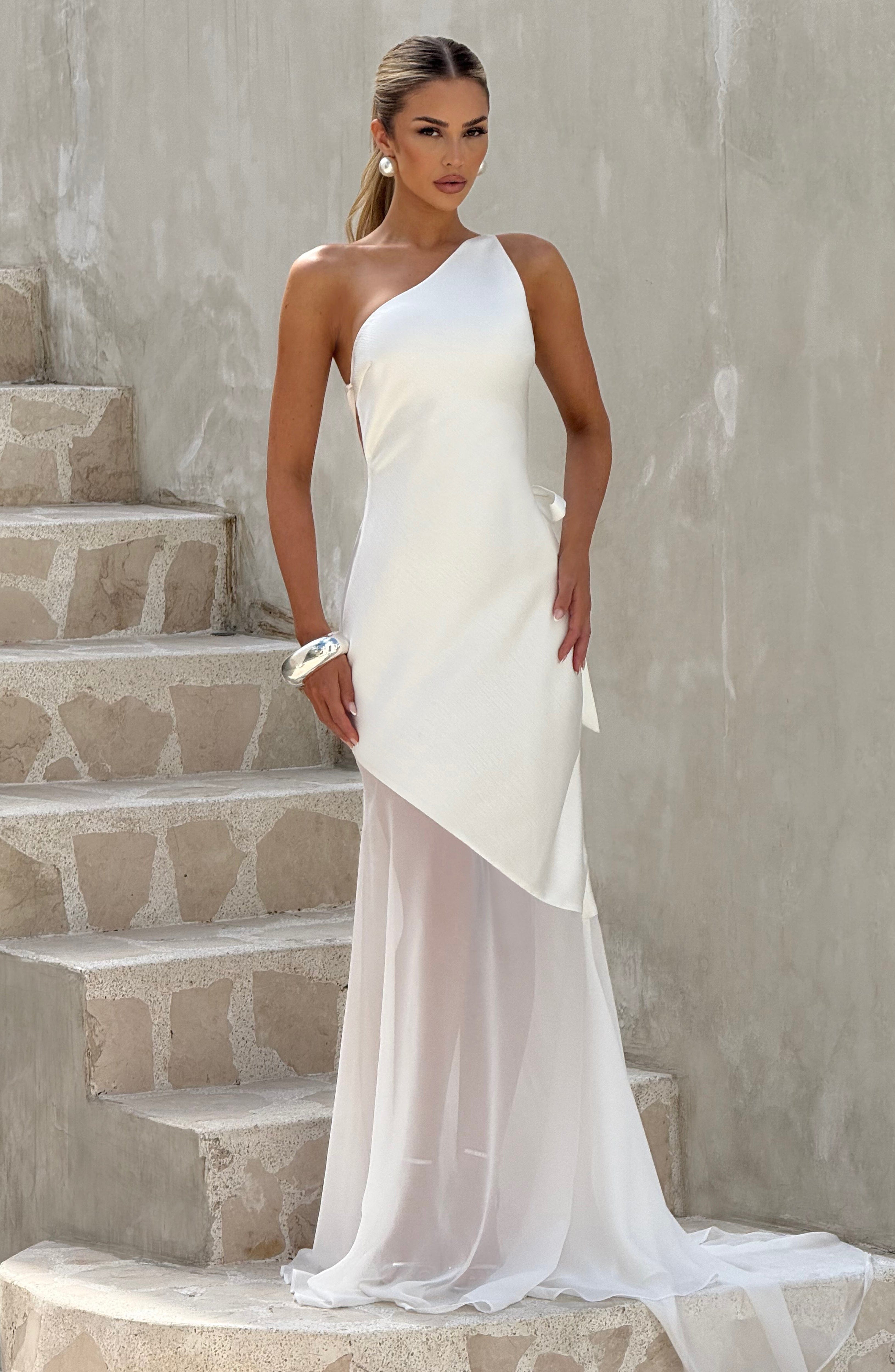 Flourenne Fabelle Gown in Ivory