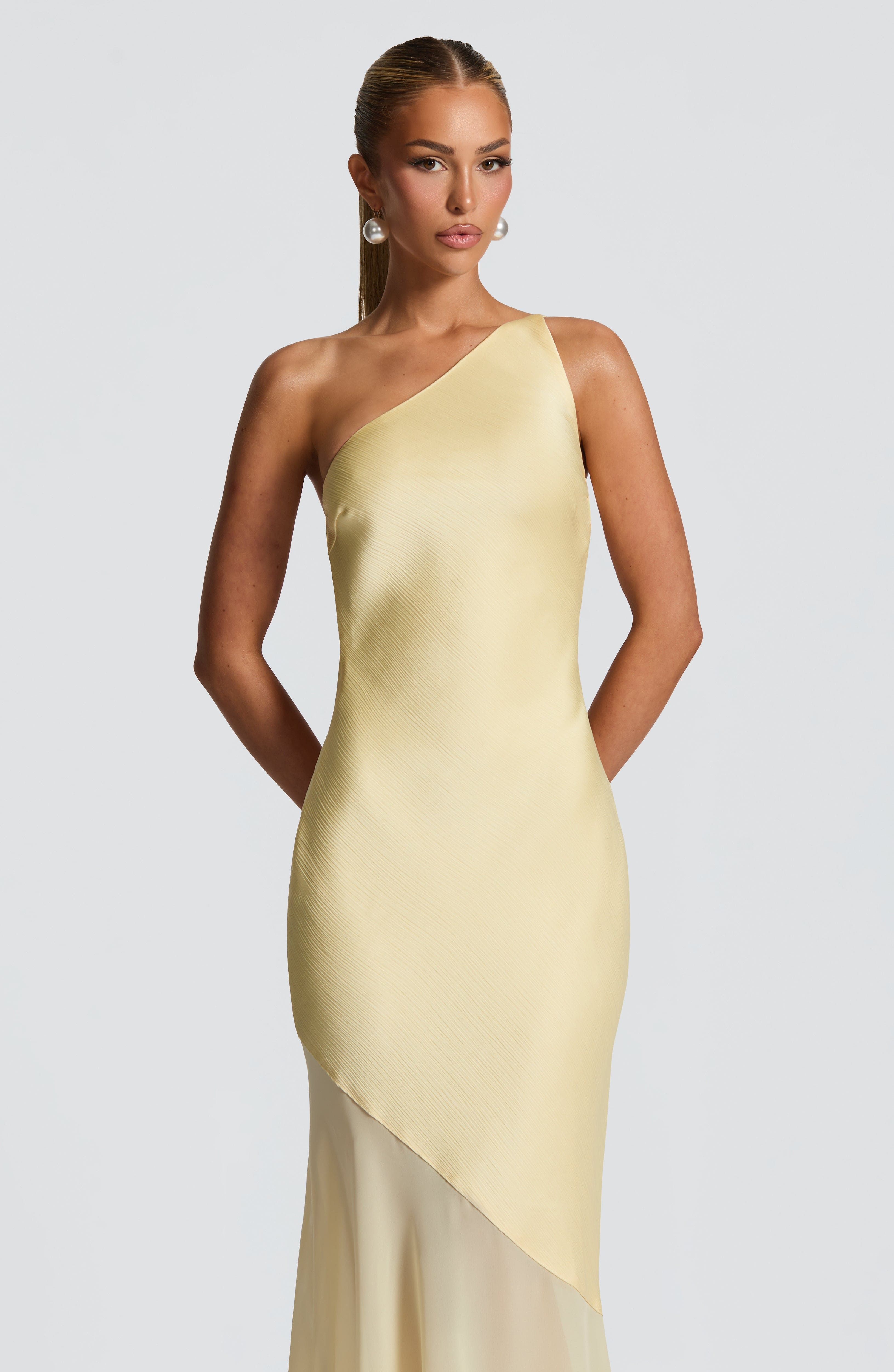 Flourenne Fabelle Gown in Lemon
