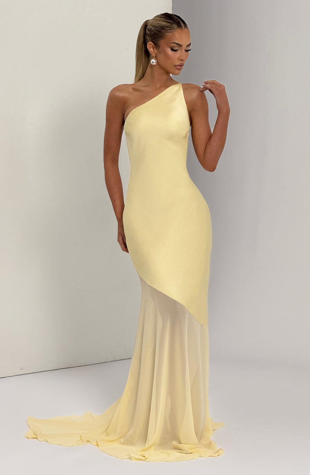 Flourenne Fabelle Gown in Lemon
