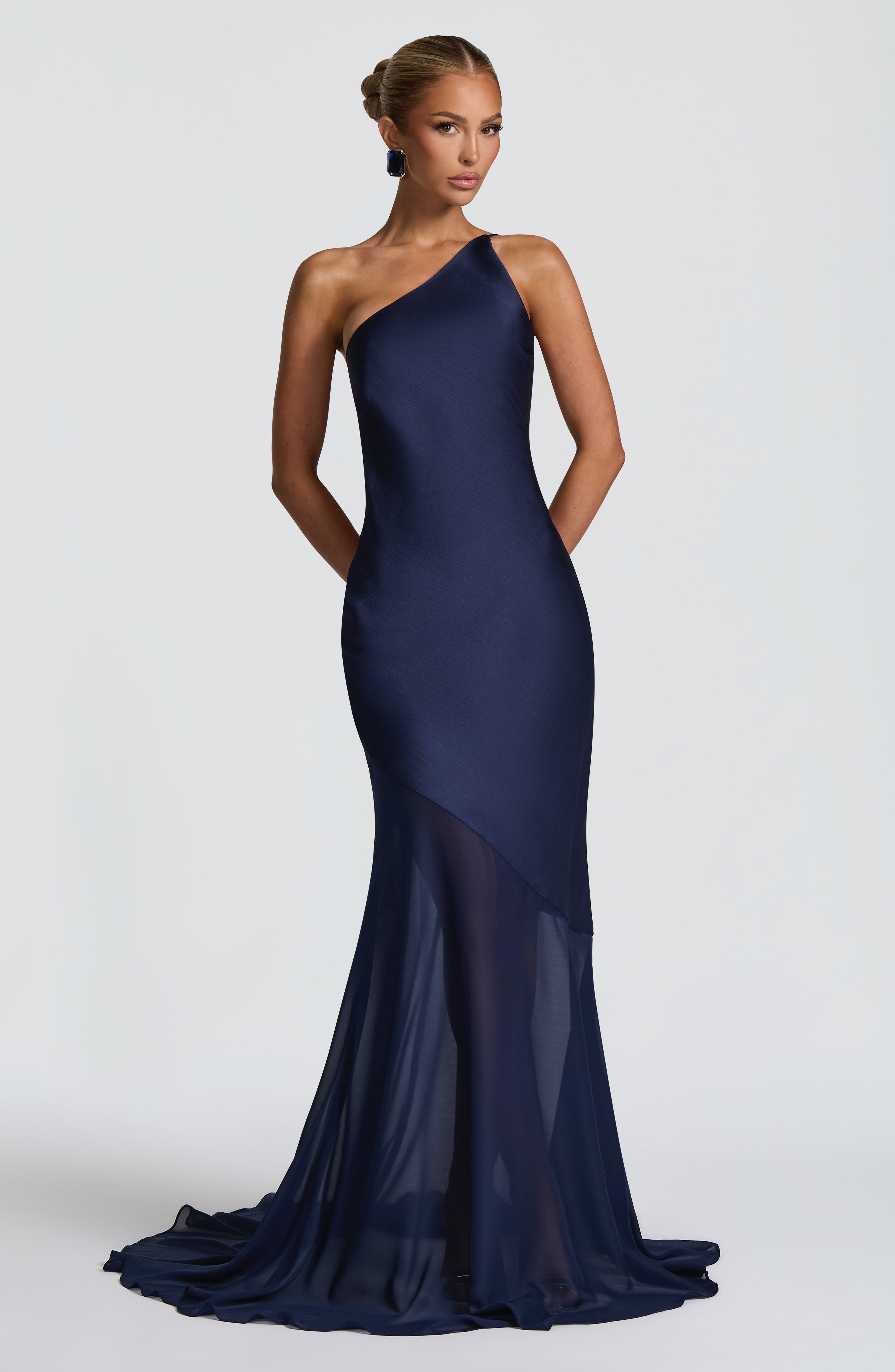 Flourenne Fabelle Gown in Navy