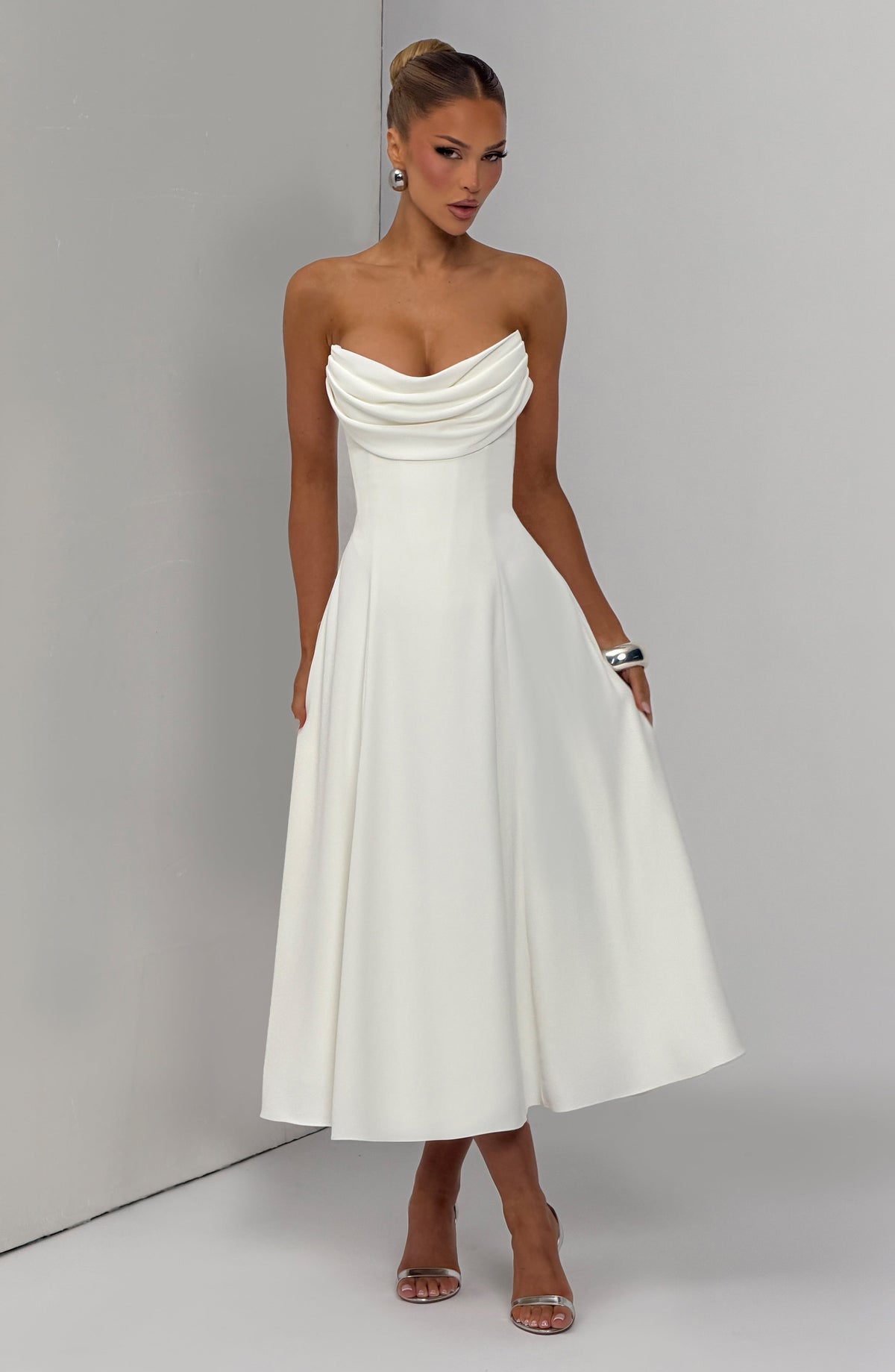 Flourenne Harlowe Midi Dress in Ivory
