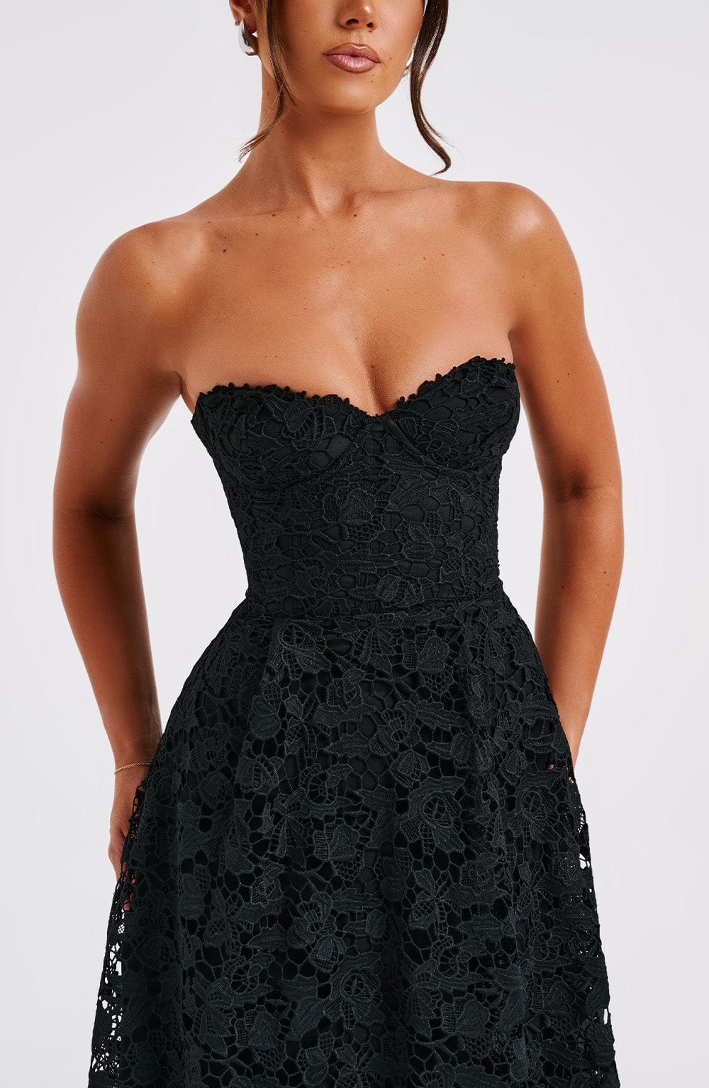 Flourenne Ishara Midi Dress in Black