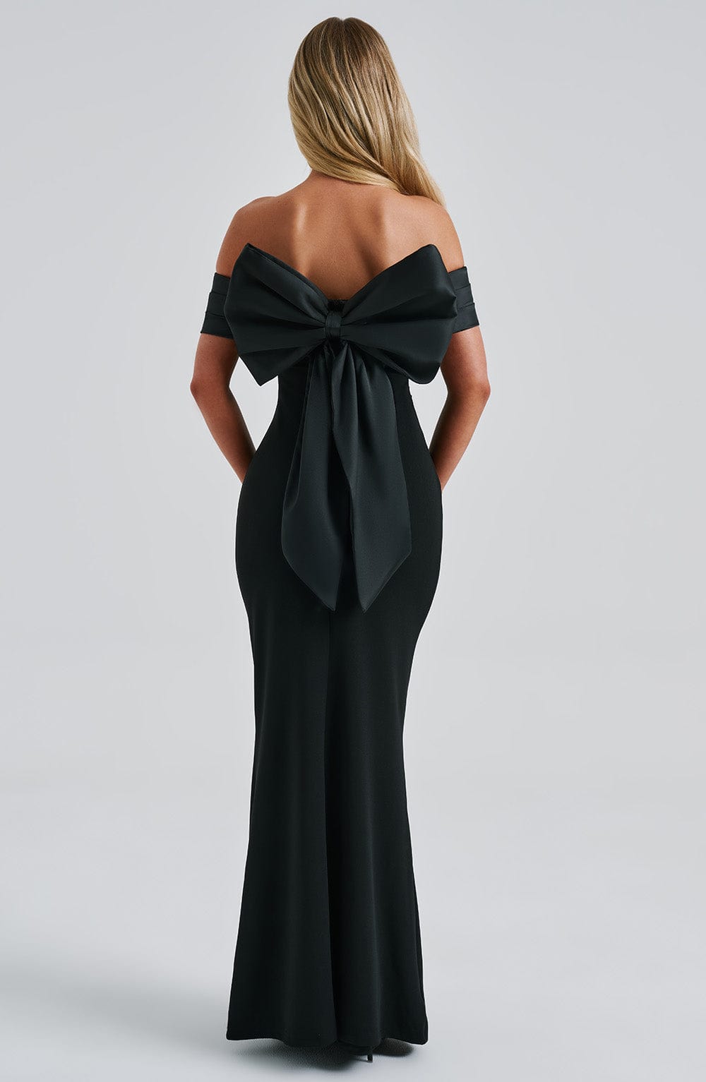 Flourenne Joannah Maxi Dress in Black