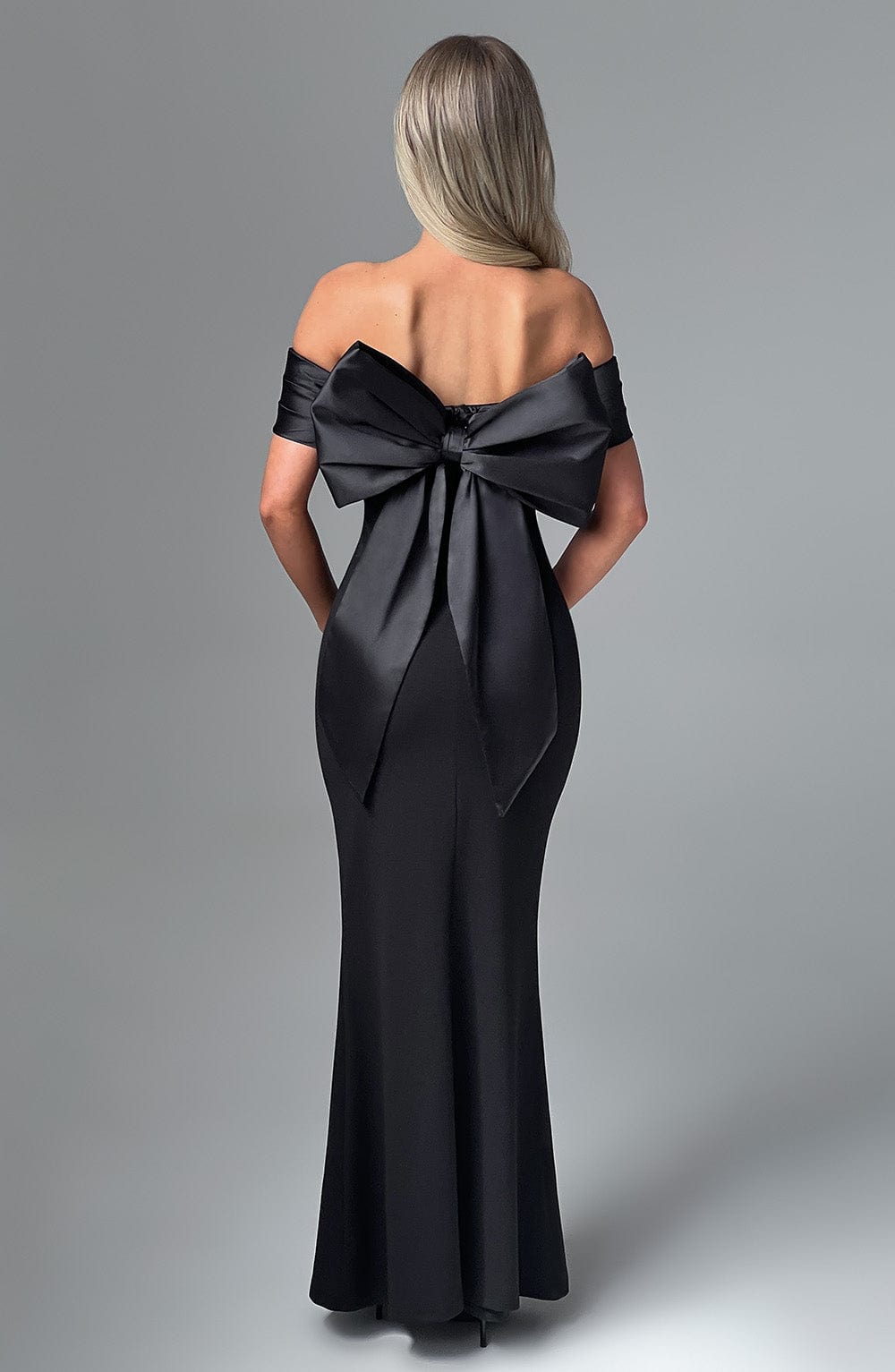 Flourenne Joannah Maxi Dress in Black