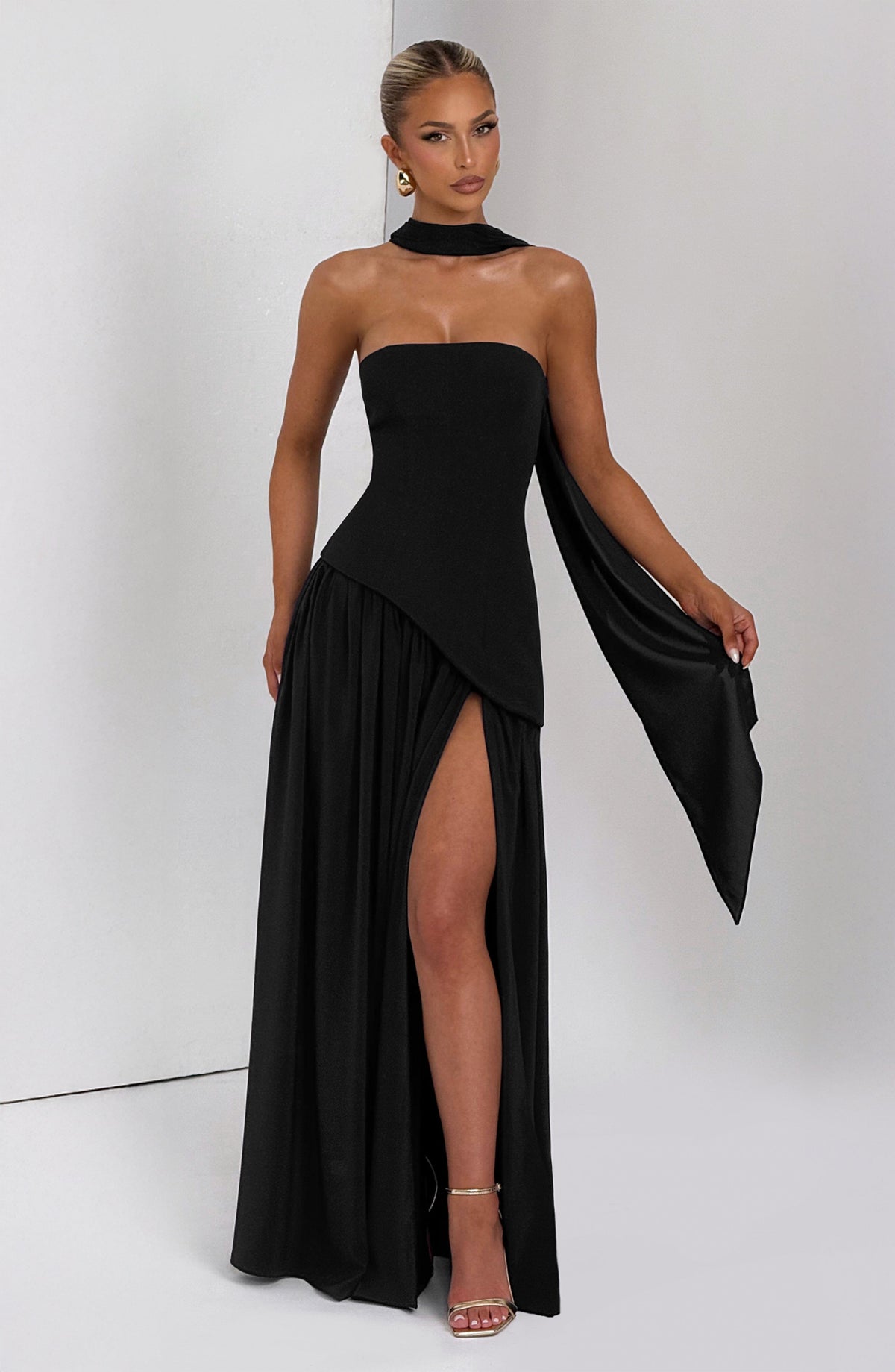 Flourenne Maliyana Maxi Dress in Black
