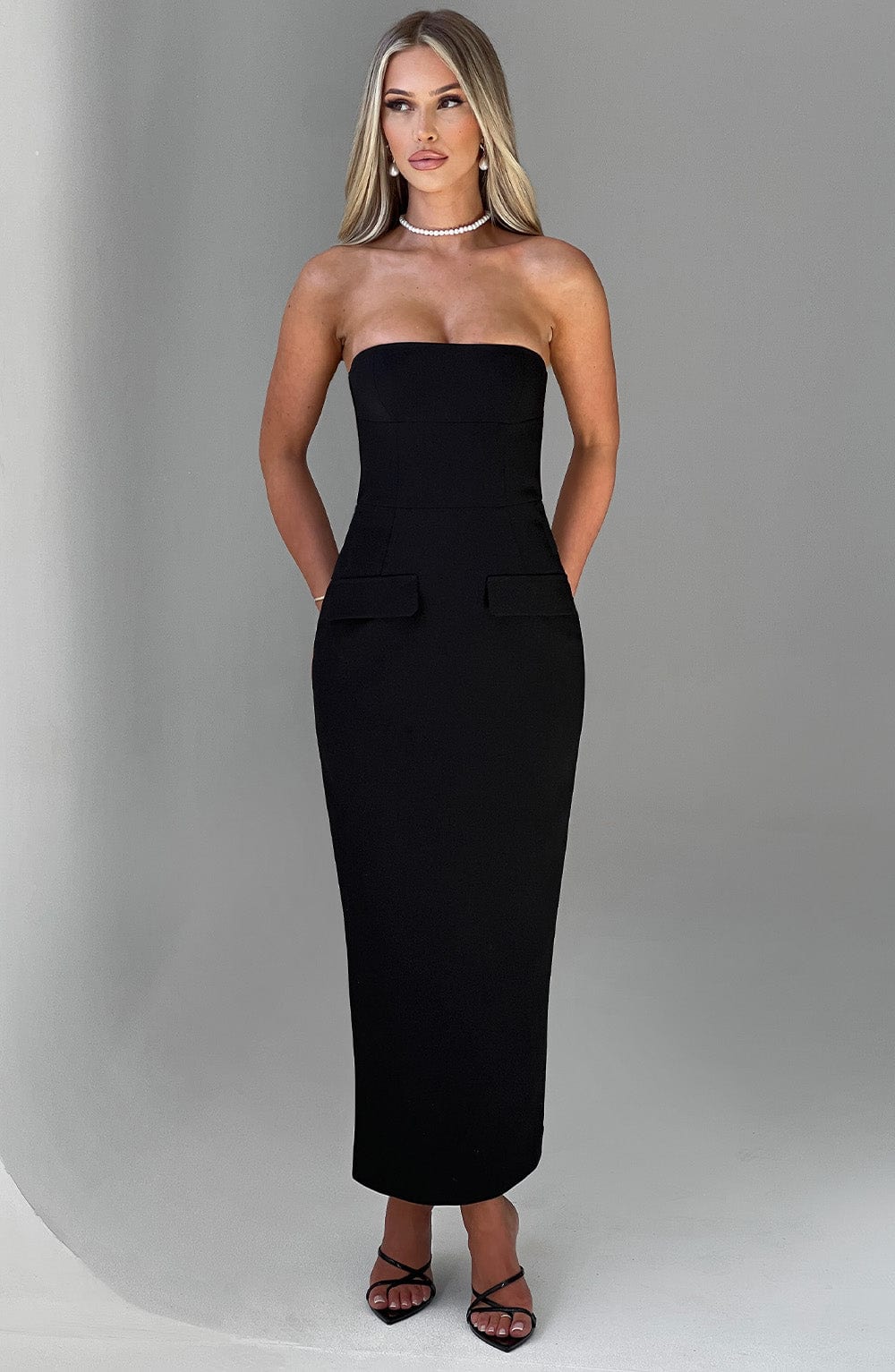 Flourenne Roxana Midaxi Dress in Black