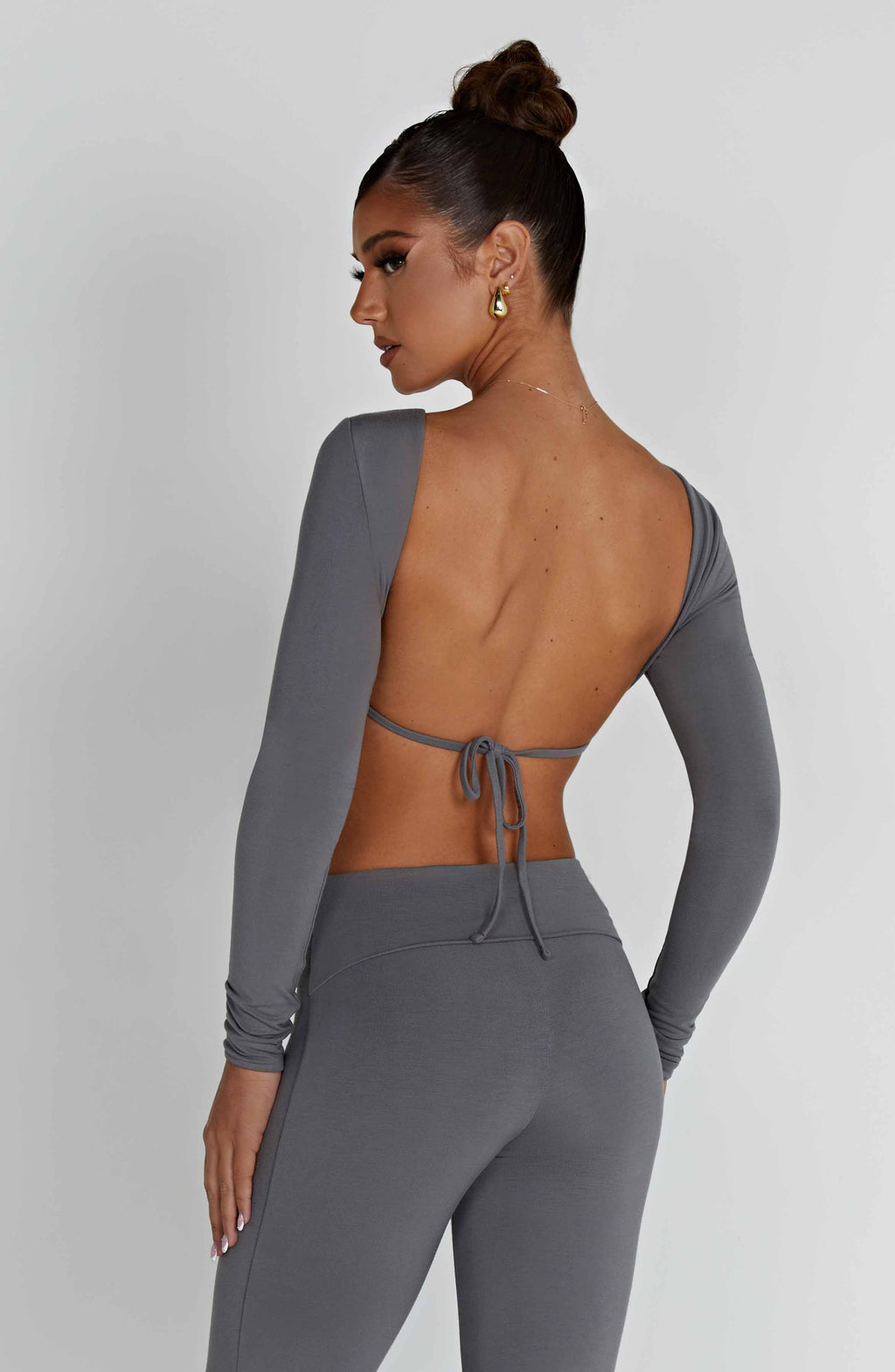 Flourenne Sahrelle Top in Charcoal