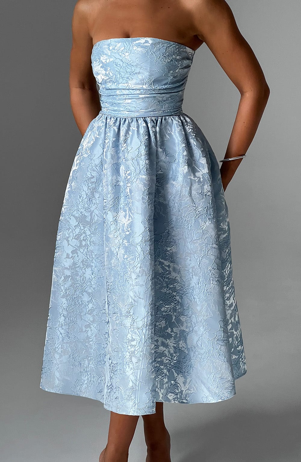 Flourenne Sorcha Midi Dress in Blue