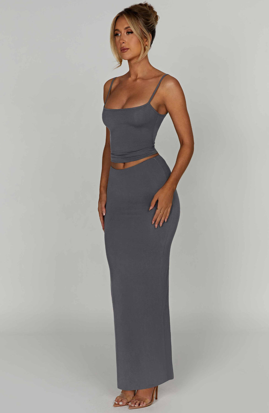 Flourenne Yazlin Maxi Skirt in Charcoal