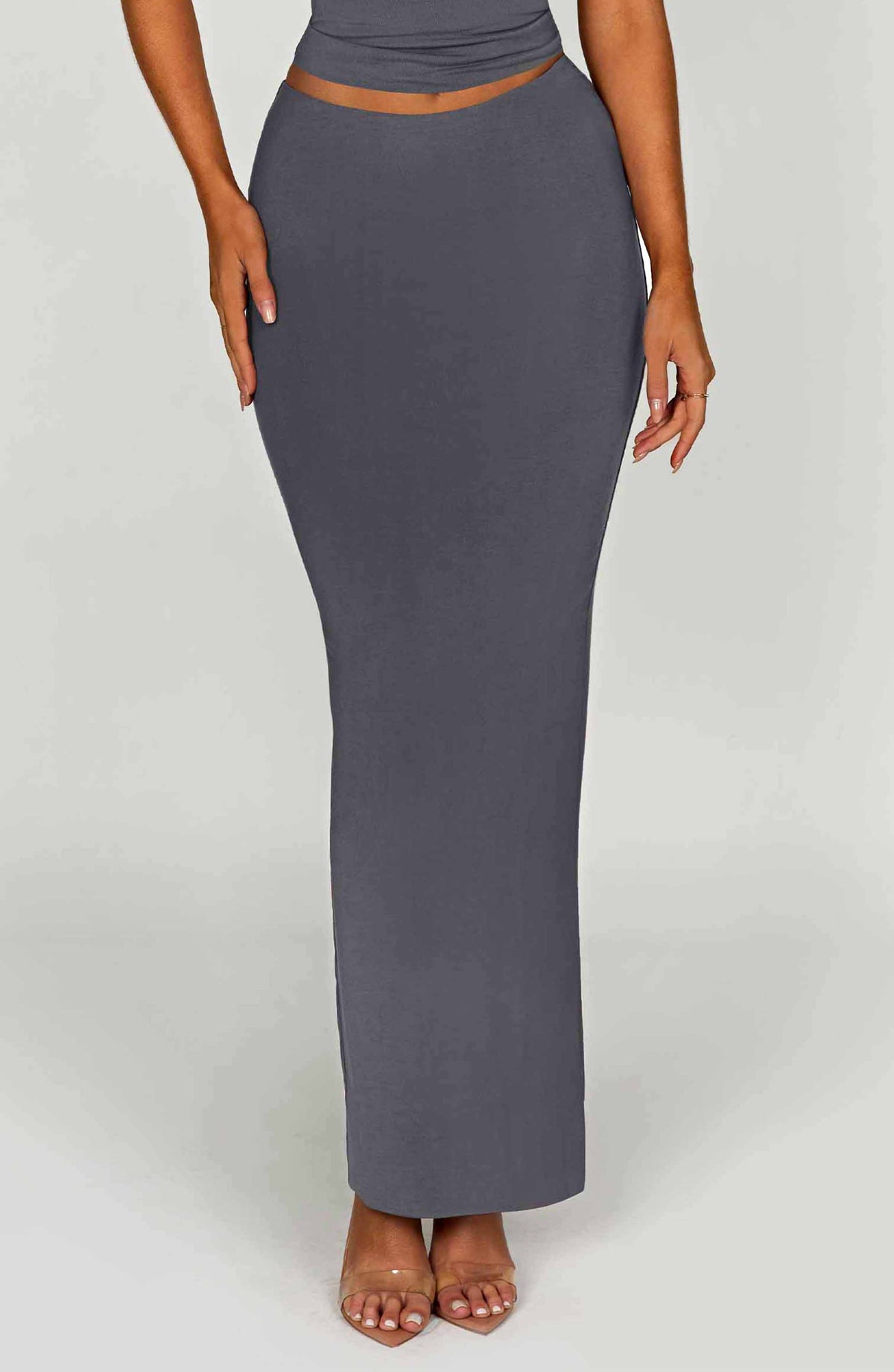 Flourenne Yazlin Maxi Skirt in Charcoal