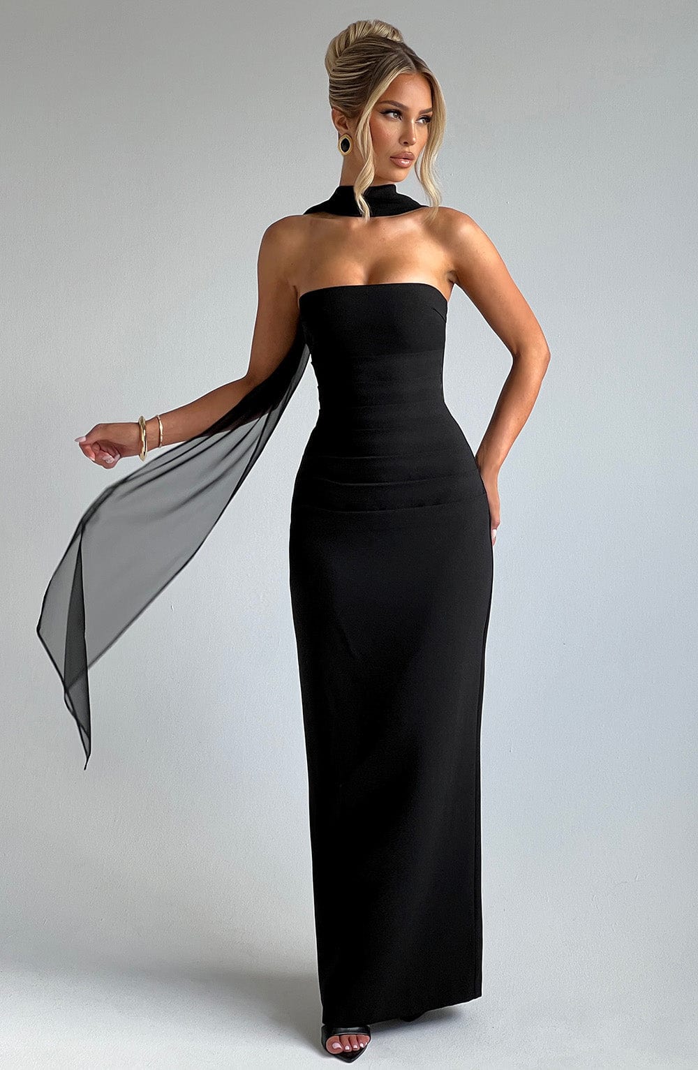 Flourenne Yuliana Maxi Dress in Black